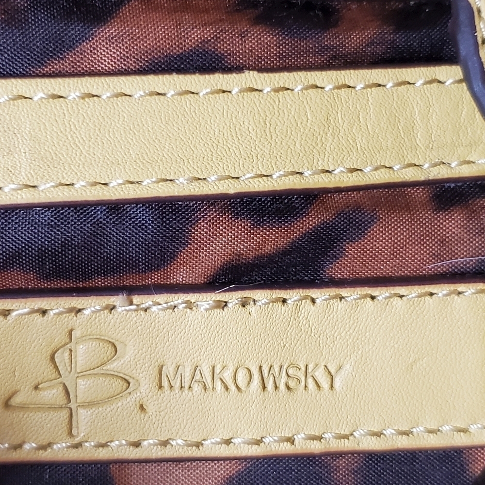 B Makowsky Shoulder Bag - Picture 7 of 10